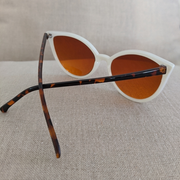 White/Tortoise Cateye Sunglasses - Picture 3 of 3